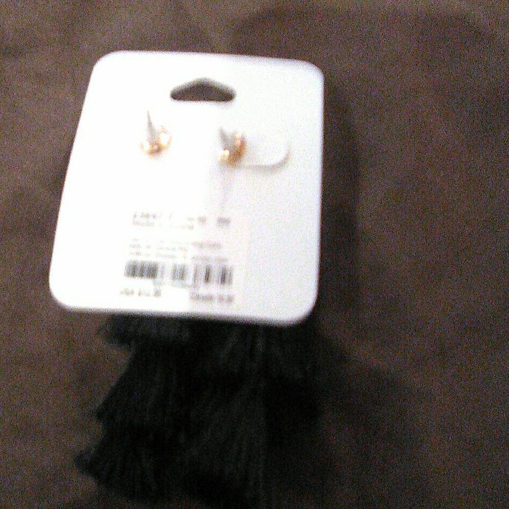 Earings - Picture 3 of 4